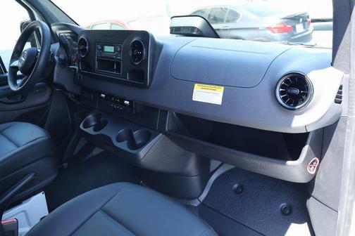 2025 Mercedes-Benz Sprinter 2500 Standard Roof