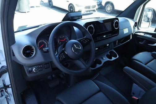 2025 Mercedes-Benz Sprinter 2500 Standard Roof
