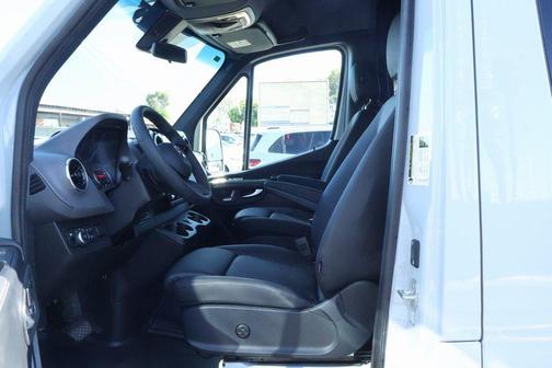 2025 Mercedes-Benz Sprinter 2500 Standard Roof