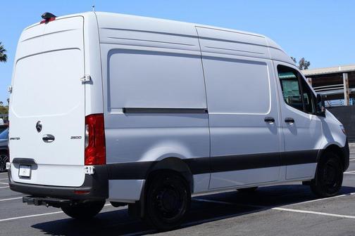 Arctic White 2026 Mercedes-Benz Sprinter 2500 144 WB