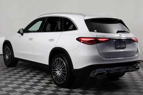 MANUFAKTUR Moonlight White Metallic 2024 Mercedes-Benz GLC 300 4MATIC