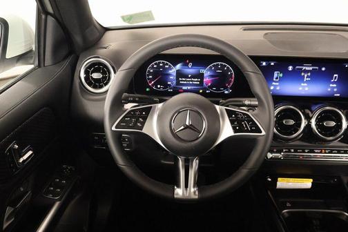 Polar White 2026 Mercedes-Benz GLB 250 Base