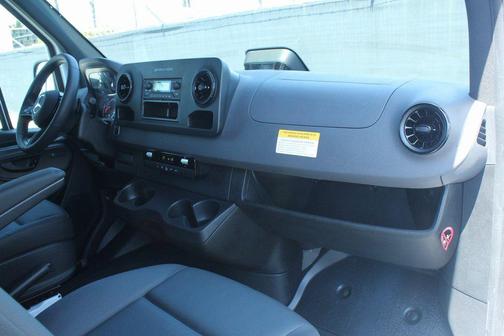 2025 Mercedes-Benz Sprinter 2500 Standard Roof