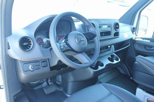 2025 Mercedes-Benz Sprinter 2500 Standard Roof