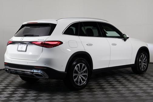 2026 Mercedes-Benz GLC 300 4MATIC