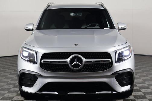 Iridium Silver Metallic 2021 Mercedes-Benz GLB 250 Base