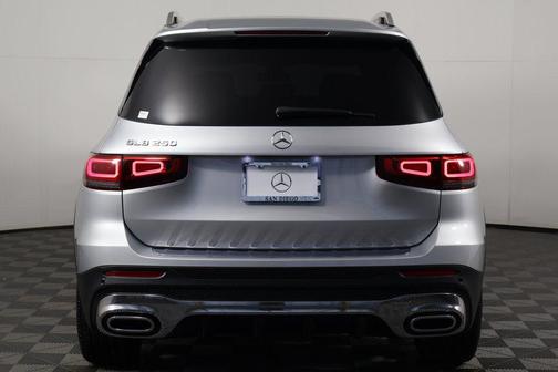 Iridium Silver Metallic 2021 Mercedes-Benz GLB 250 Base