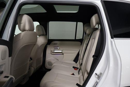 Polar White 2026 Mercedes-Benz GLB 250 4MATIC