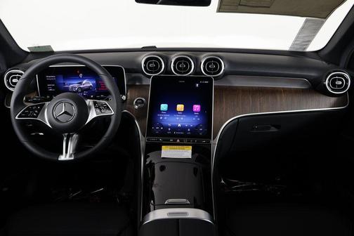 Polar White 2026 Mercedes-Benz GLC 300 Base