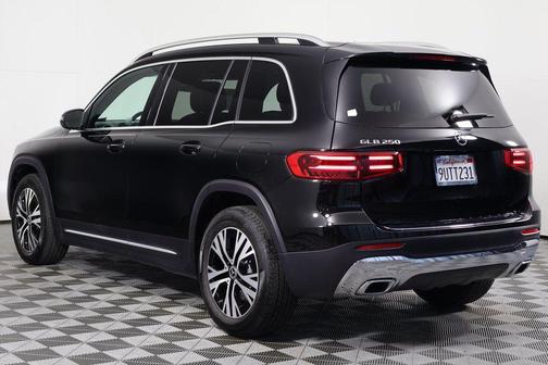 Night Black 2026 Mercedes-Benz GLB 250 Base