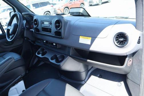 2025 Mercedes-Benz Sprinter 2500 Standard Roof