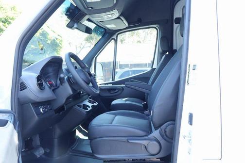 2025 Mercedes-Benz Sprinter 2500 Standard Roof