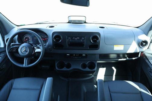 2025 Mercedes-Benz Sprinter 2500 Standard Roof