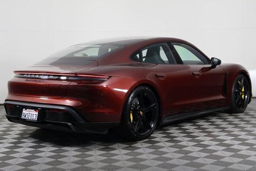 2021 Porsche Taycan Turbo