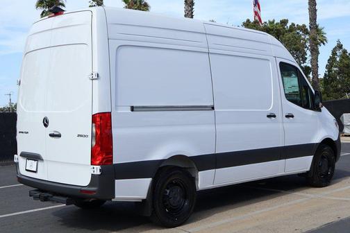 2025 Mercedes-Benz Sprinter 2500 Standard Roof