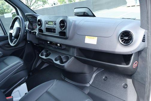 2025 Mercedes-Benz Sprinter 2500 Standard Roof