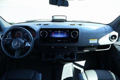 2025 Mercedes-Benz Sprinter 2500 Standard Roof