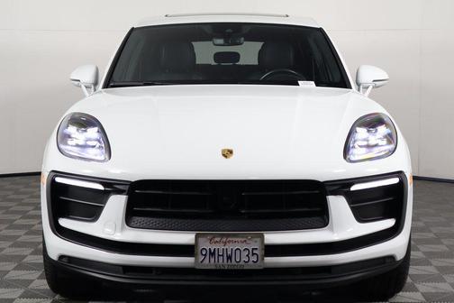 White 2024 Porsche Macan Macan