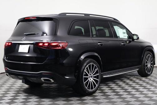 Obsidian Black Metallic 2026 Mercedes-Benz GLS 580 4MATIC