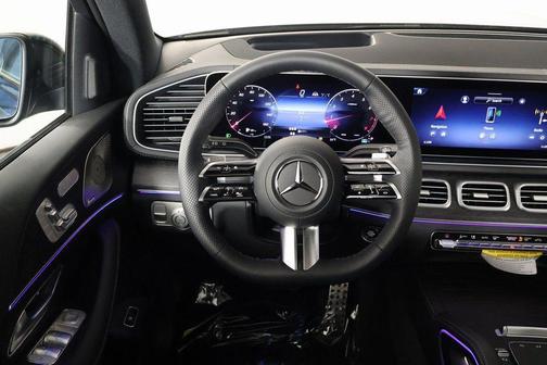 Obsidian Black Metallic 2026 Mercedes-Benz GLS 580 4MATIC