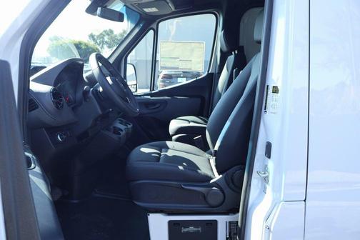 2025 Mercedes-Benz Sprinter 2500 Standard Roof