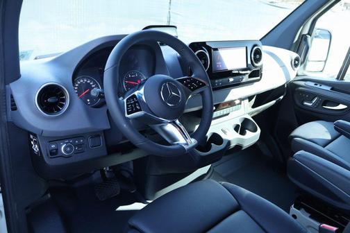 2026 Mercedes-Benz Sprinter 2500 Standard Roof