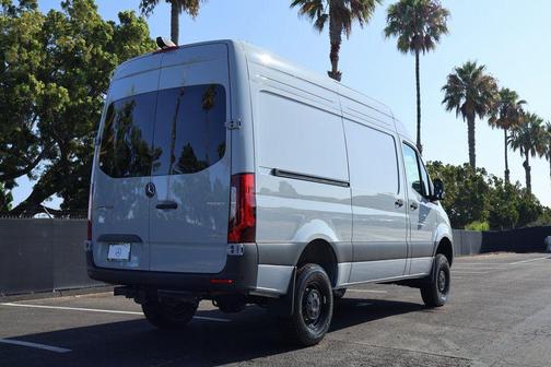 2025 Mercedes-Benz Sprinter 2500 Standard Roof