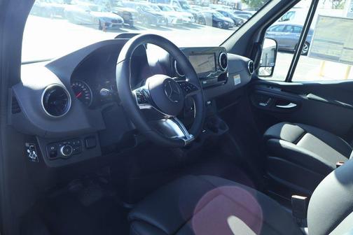 2025 Mercedes-Benz Sprinter 2500 Standard Roof