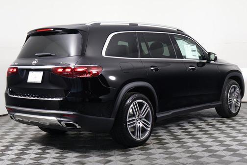 2026 Mercedes-Benz GLS 450 4MATIC