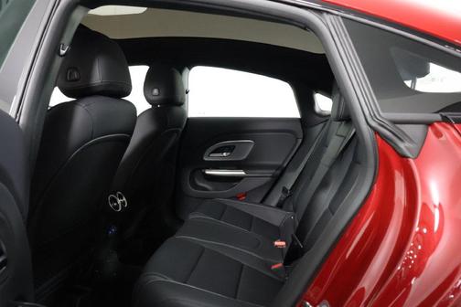 MANUFAKTUR Patagonia Red Metallic 2027 Mercedes-Benz CLA 220 Hybrid CLA 220 Hybrid