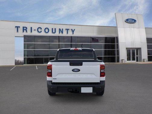 Oxford White 2026 Ford Maverick Lariat