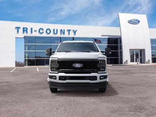 Oxford White 2027 Ford F-350 XL