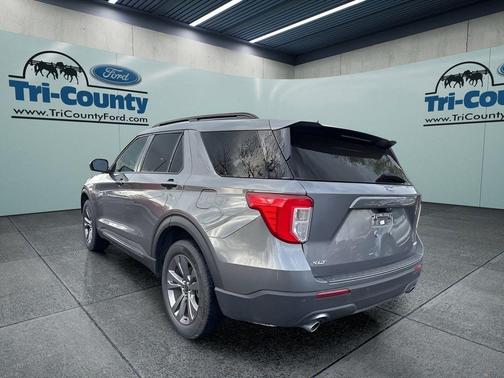 Gray Metallic 2023 Ford Explorer XLT