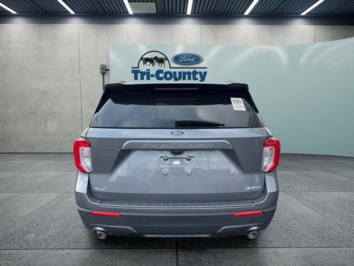 Gray Metallic 2023 Ford Explorer XLT