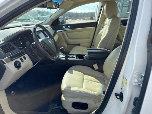 2013 Lincoln MKS Base