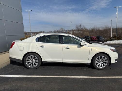 2013 Lincoln MKS Base