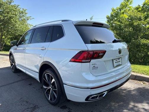 Opal White Pearl Effect 2024 Volkswagen Tiguan 2.0T SEL R-Line