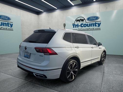 Opal White Pearl Effect 2024 Volkswagen Tiguan 2.0T SEL R-Line