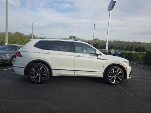 Opal White Pearl Effect 2024 Volkswagen Tiguan 2.0T SEL R-Line