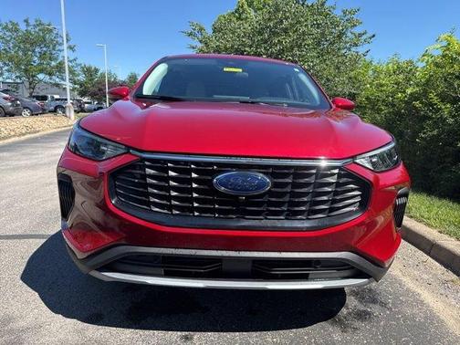 Rapid Red Metallic Tinted Clearcoat 2023 Ford Escape Active