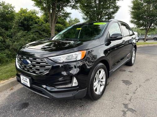 Black 2020 Ford Edge SEL