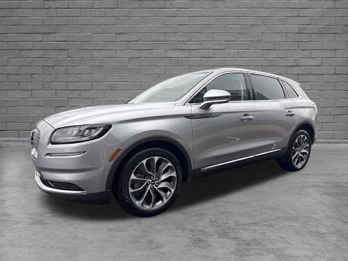 Radiance Metallic 2022 Lincoln Nautilus Reserve
