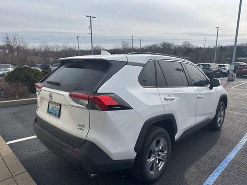 2022 Toyota RAV4 XLE