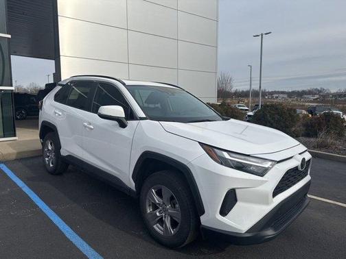 2022 Toyota RAV4 XLE