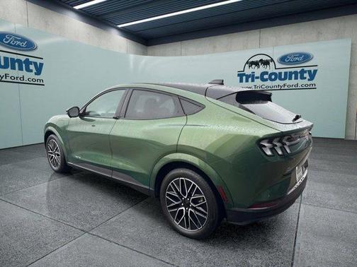 Eruption Green Metallic 2025 Ford Mustang Mach-E Premium