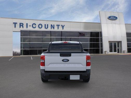 Space White Metallic 2026 Ford Maverick Lariat