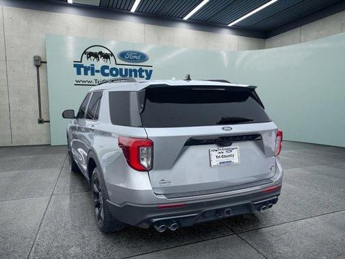 Iconic Silver Metallic 2023 Ford Explorer ST