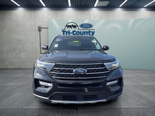 Agate Black Metallic 2023 Ford Explorer XLT