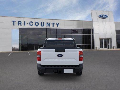 Oxford White 2025 Ford Maverick Lariat