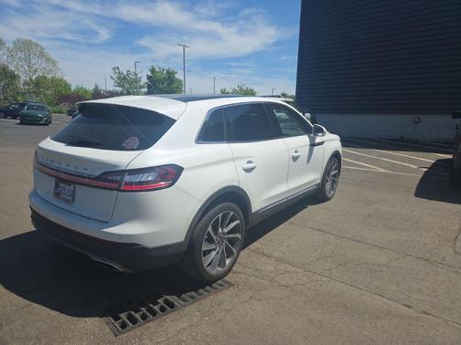 White Metallic 2022 Lincoln Nautilus Reserve